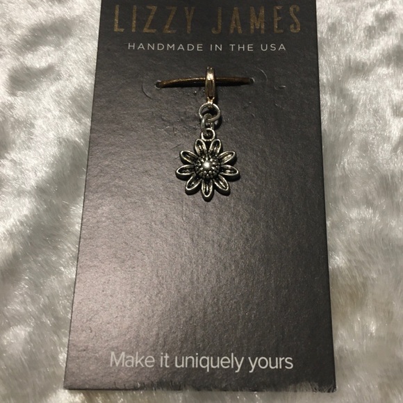 ☘️Lizzy James Heart Charm Wrap Bracelet☘️ - Picture 6 of 6